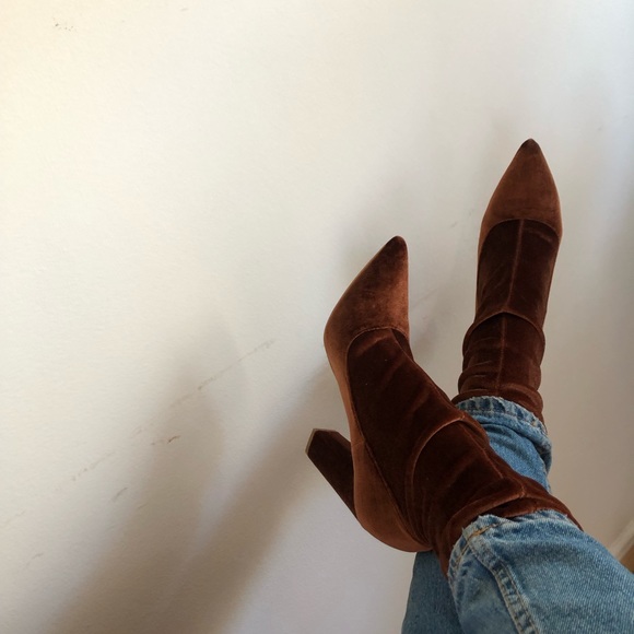 👢👢 Brown Velvet High Heel Boots 👢👢 - Picture 3 of 7